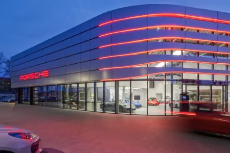 Salon motoryzacyjny Porsche Wawer (Warszawa)- thumbnail