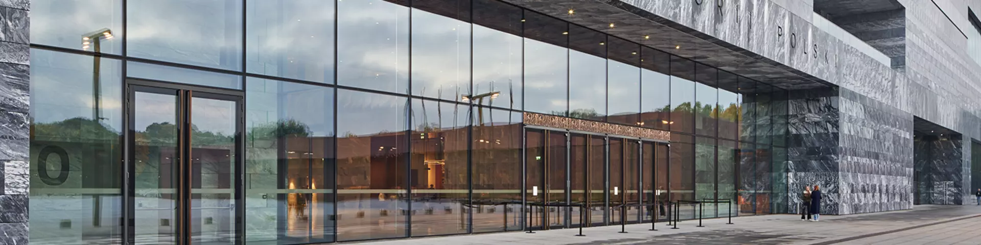 przeszklona elewacja, muzeum historii polski, szkło saitn-gobain glass