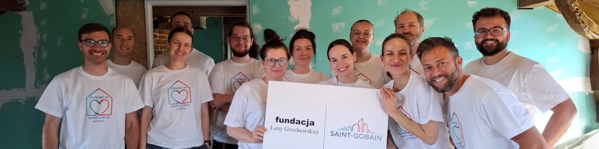 Wolontariusze Saint-Gobain wsparli rewitalizację kamienicy w Piasecznie