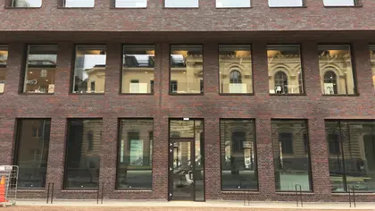 Evolution of shopfronts from 1693 to nowadays_main image