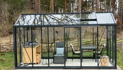 greenhouse illustrates how uncoated glass appears perpendicular and at an angle